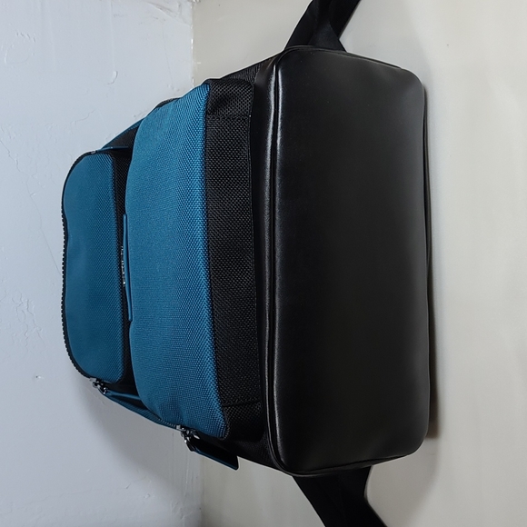 MICHAEL KORS Kent Sport Utility Backpack Lagoon - Picture 6 of 7